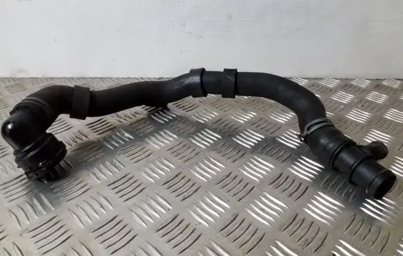 Volkswagen Touran II Engine coolant pipe/hose