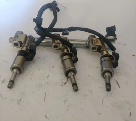 Ford Focus Fuel injector J1BG9F593AA 0261555272