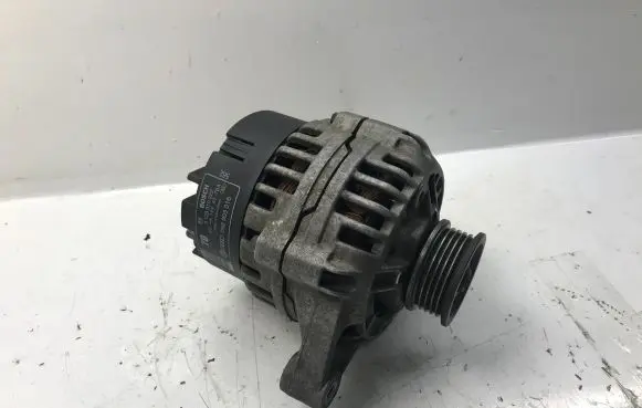 Audi A4 S4 B5 8D Generator/alternator 058903016 0123310022