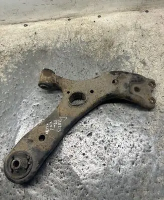 Toyota Auris 150 Front lower control arm/wishbone