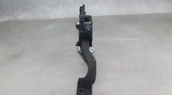 Peugeot RCZ Accelerator throttle pedal 9687348480