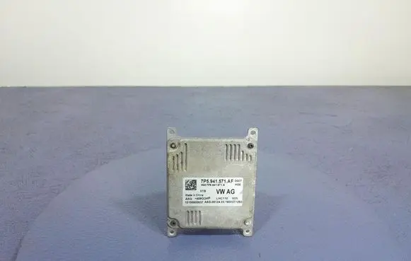 Volkswagen Tiguan Voltage converter/converter module 7P5941571AF
