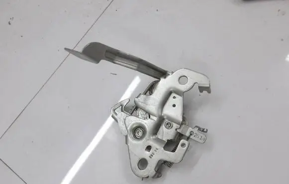 Citroen C1 Tie down hook / loop B000832580
