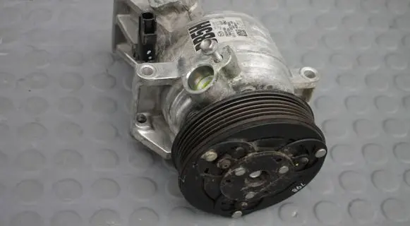 Mazda CX-3 Air conditioning (A/C) compressor (pump) DB5H61450