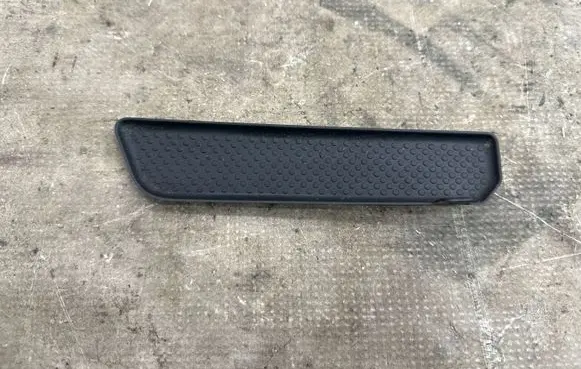 Volkswagen Tiguan Central console drawer/shelf pad 5NB863135