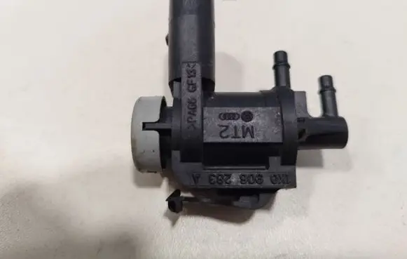 Volkswagen Touareg II Turbo solenoid valve 1K0906283A