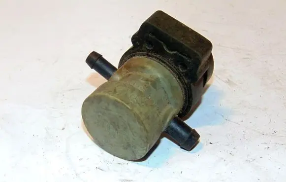 Mercedes-Benz SLK R170 Fuel tank valve 0004701993 A0004701993 A0004701493