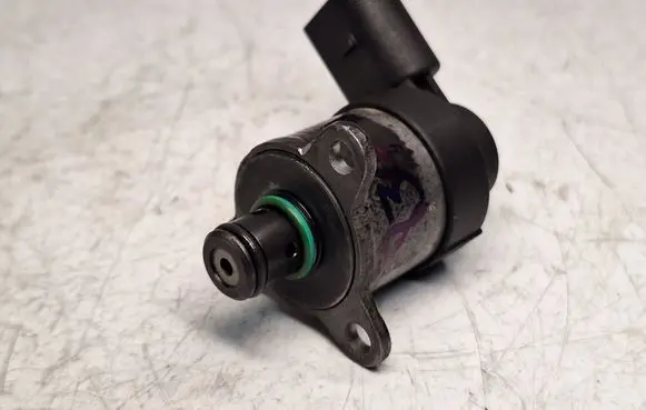 BMW 3 E46 Fuel pressure sensor 0928400537 13517787186