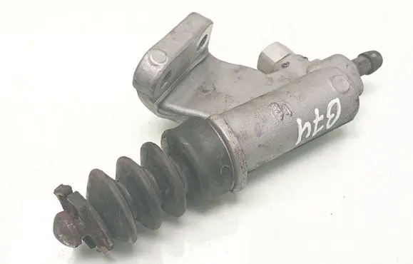 Clutch slave cylinder