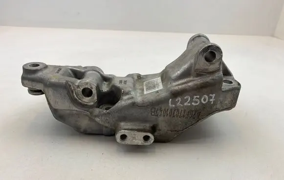 Volvo S90, V90 A/C compressor mount bracket 31401517