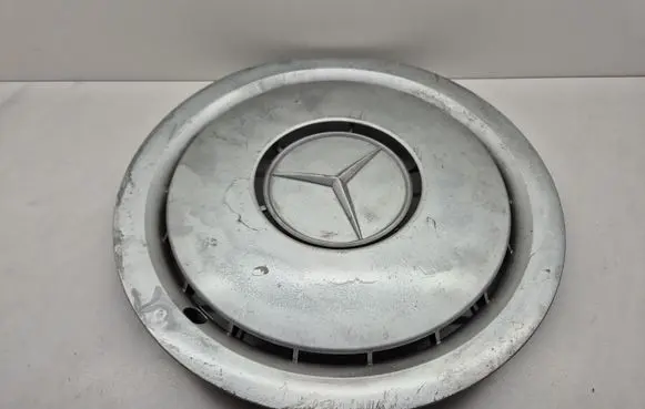 Mercedes-Benz E W124 R15 wheel hub/cap/trim 1244010424