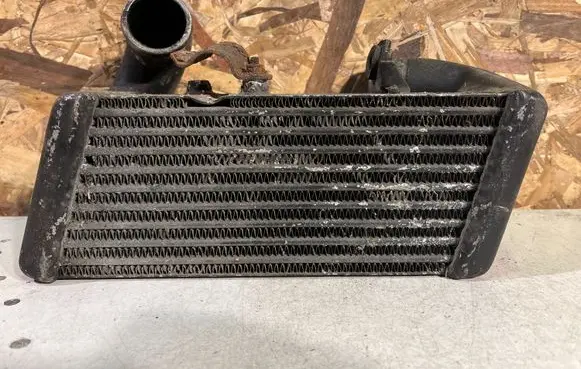 Audi 80 90 S2 B4 Intercooler air channel guide 028145805