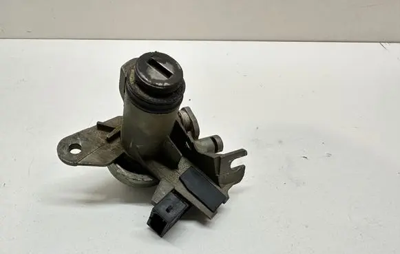 Audi A4 S4 B7 8E 8H Tailgate/trunk/boot lock/catch/latch 8e0827573