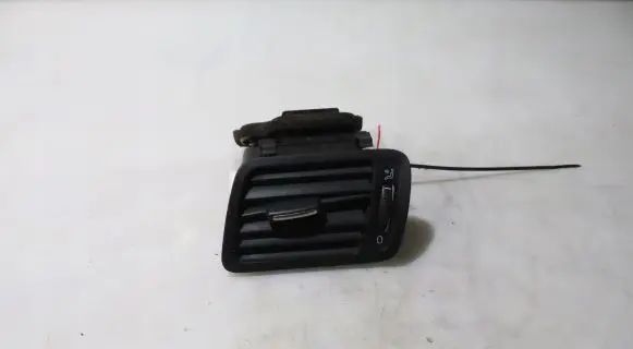 Volkswagen PASSAT B6 Dashboard side air vent grill/cover trim