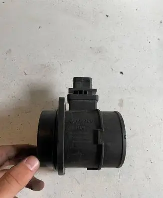 Hyundai Tucson TL Mass air flow meter 9021050002