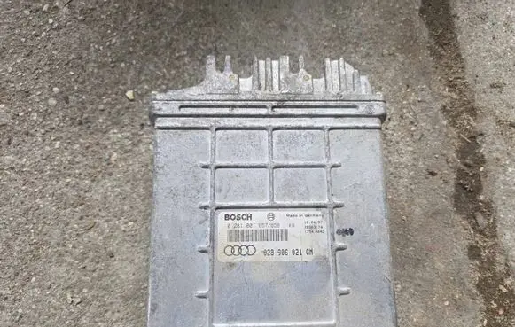 Audi A4 S4 B5 8D Engine control unit/module 028906021GM