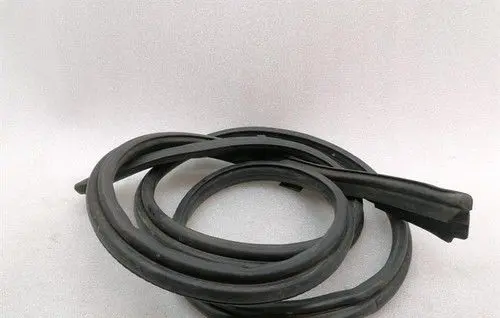 Porsche 911 996 Rubber seal front coupe door window 99651421102