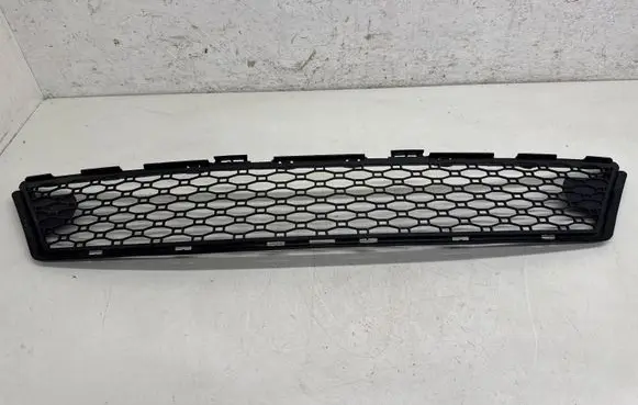 Volvo XC70 Front bumper lower grill 30678691