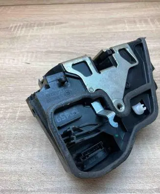 BMW 1 F20 F21 Rear door lock 7229459 A053702