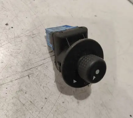 Citroen C2 Wing mirror control module 185526