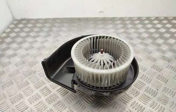 Audi A1 Heater fan/blower 6R1819015