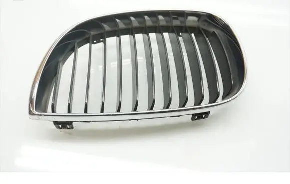 BMW 1 E81 E87 Front grill 7077129