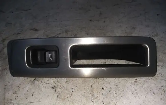 Volvo S40 Electric window control switch 8679681