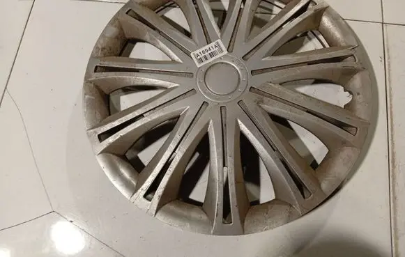 Nissan Almera Tino R15 wheel hub/cap/trim 