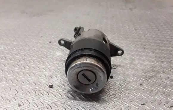 Audi A6 S6 C4 4A Tailgate exterior lock