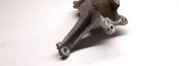 Honda Civic Engine mount bracket