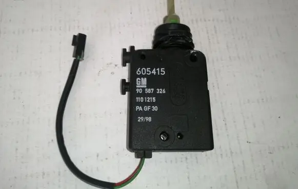 Opel Astra G Central locking motor 90587326