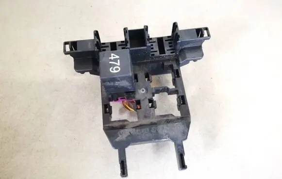 Volkswagen PASSAT B6 Fuse box set 3c0941379a
