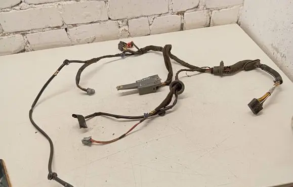 Opel Movano A Front door wiring loom 8200470092 7700822928