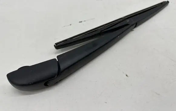 Toyota RAV 4 (XA50) Rear wiper blade arm