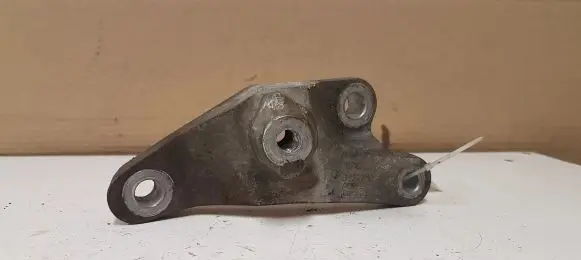 Volvo V40 Gearbox mounting bracket 31277181