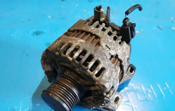 Volvo S80 Generator/alternator 0121715008