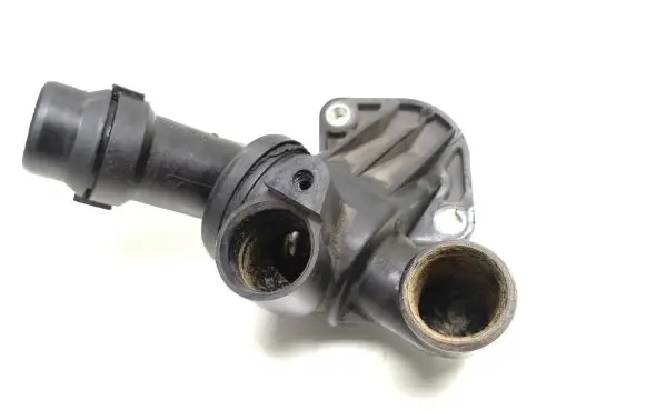 Audi A6 S6 C6 4F Thermostat/thermostat housing 06D121111G