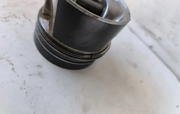 Piston