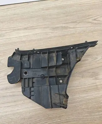 Front bumper mounting bracket