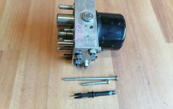 Renault Espace - Grand espace IV ABS Pump 8200808145 10096014443 7701209842