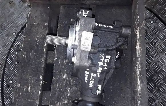 Gearbox transfer box case