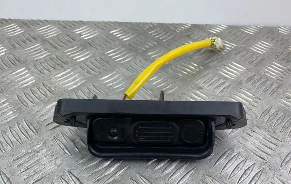 Mitsubishi Outlander Tailgate opening switch 