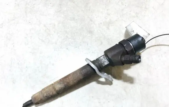 Volvo V70 Fuel injector 30777526 0445110298