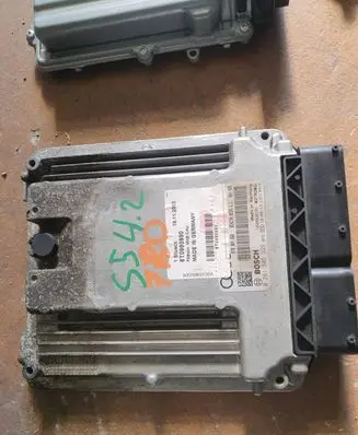 Audi A5 8T 8F Engine control unit/module 8T0907560 0261S02329