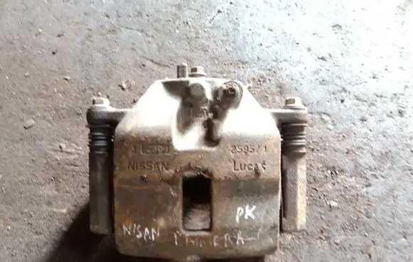 Nissan Primera Front brake caliper