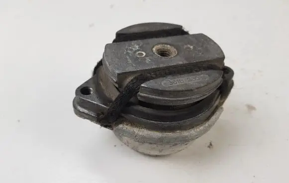 Audi A6 S6 C5 4B Engine mount bracket 4B0399151M