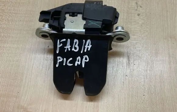 Skoda Fabia Mk2 (5J) Tailgate/trunk/boot lock/catch/latch 5J0827501C B448711
