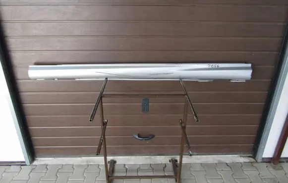 Mercedes-Benz C AMG W204 Front sill (body part) 