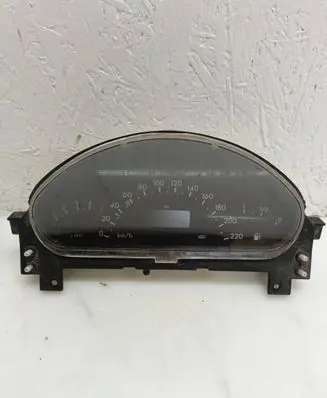 Mercedes-Benz A W168 Speedometer (instrument cluster) A1685404711 0003070591 09052689901