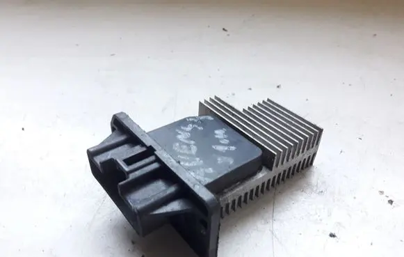 Toyota Avensis T220 Heater blower fan relay 